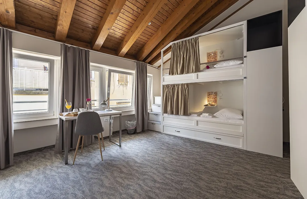Downtown Boutique Hostel-1